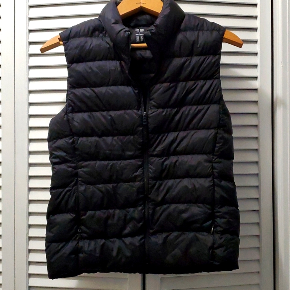 UNIQLO Black PUFFER Down VEST size XS